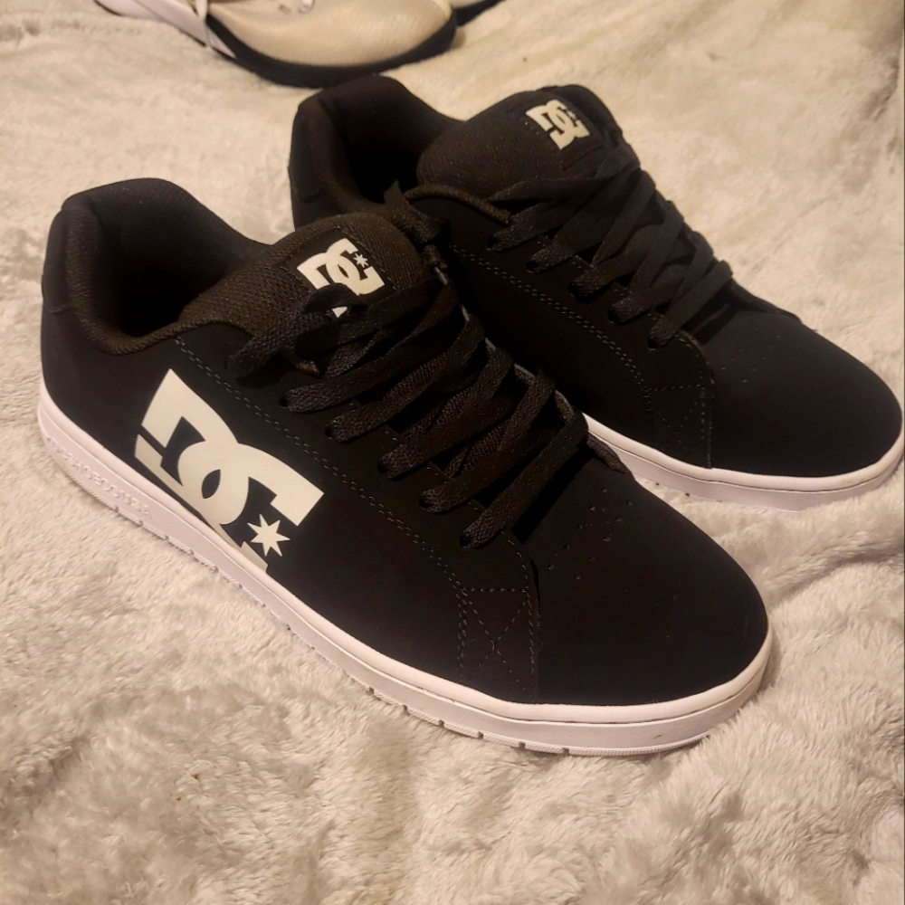 Mens DC Shoes size 12 excellent condition